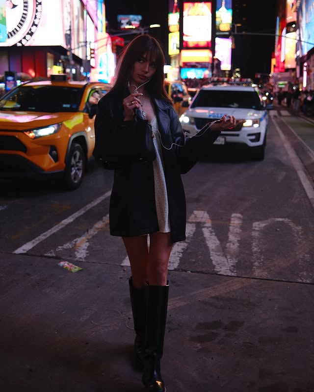 Jane Holmes tweet media