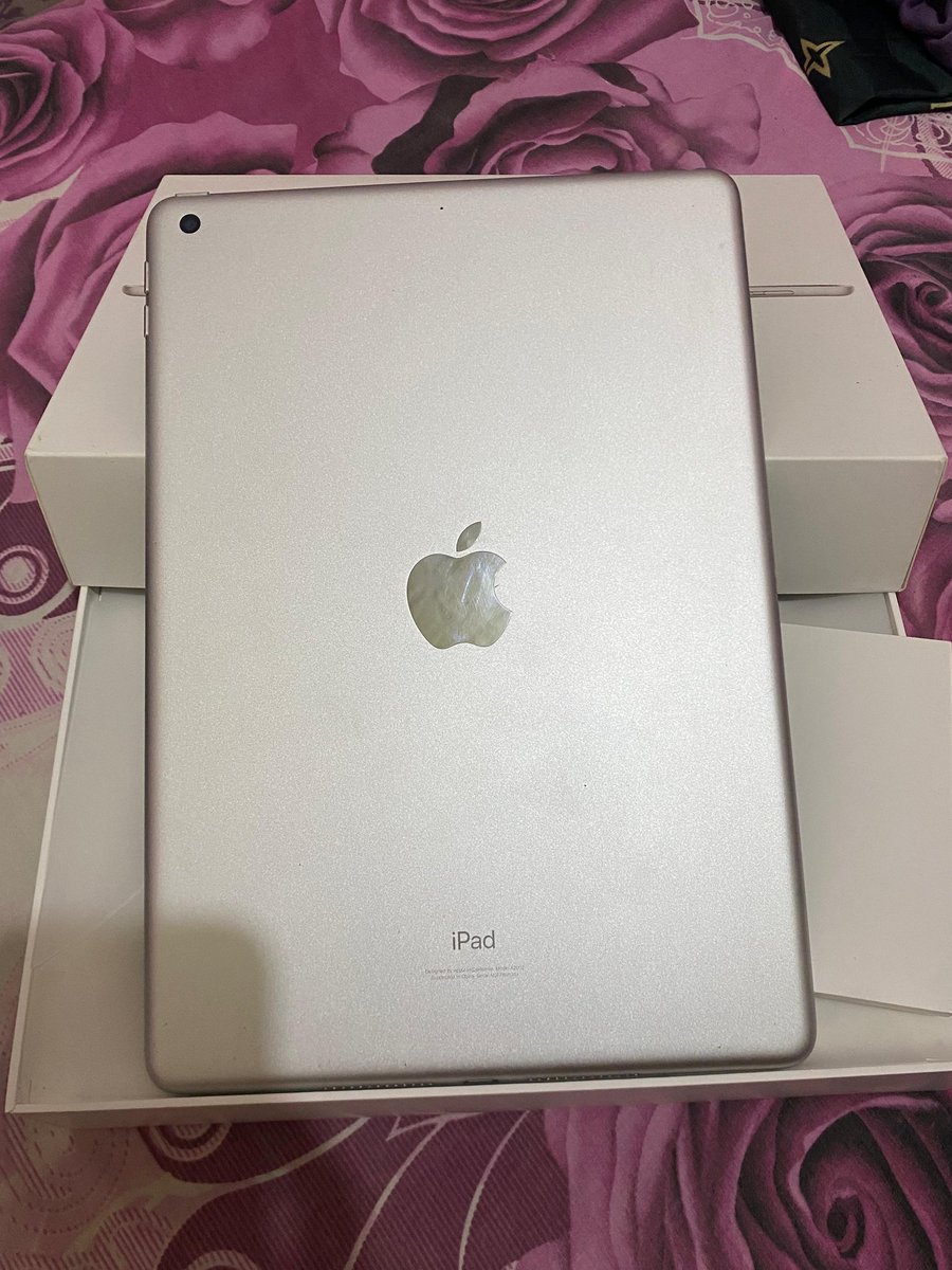maul_st's tweet photo. wts Ipad Gen 9th 2021 64GB Wifi Only (ex inter)
(🏷️) 3.2jt
(💌) masih mulus
(🎀) pemakaian buat nonton &amp; game

🏡 jakarta selatan bisaa cod ya
085123285994 (wa aja) https://t.co/EIwAOb7r6Q