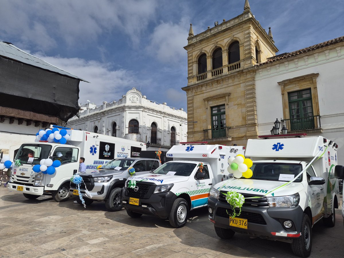 El ministro de Salud, Guillermo Alfonso Jaramillo visitó hoy Tunja, donde anunció la entrega de  34 ambulancias para fortalecer las emergencias y salud en Boyacá #salud