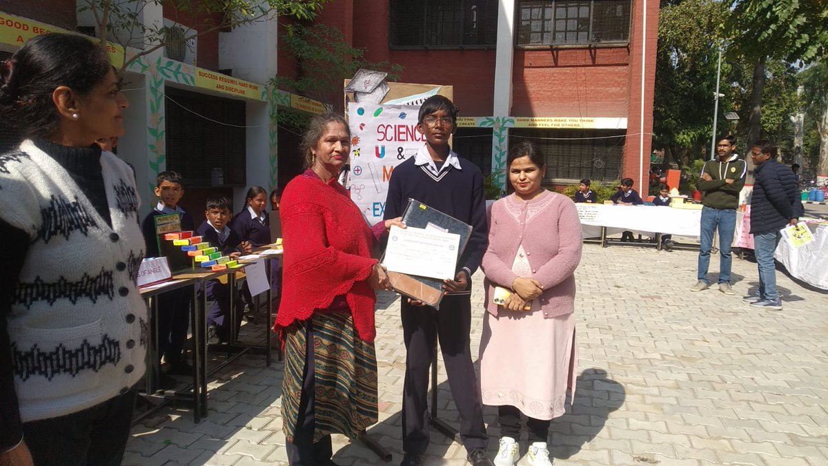 ghs53chd's tweet photo. Under Rashtriya Aavishkar Abhiyan(RAA)
Science &amp; Math exhibition, organized by GMSSS-44 on 12.02.2026, Sachey of class 9th  bagged 1st position from GMHS-53 Chandigarh among 30 participants under the guidance of Headmistress Ms Suman Jaiswal.
@SchoolEduChd https://t.co/PUZ2ZBp7h0