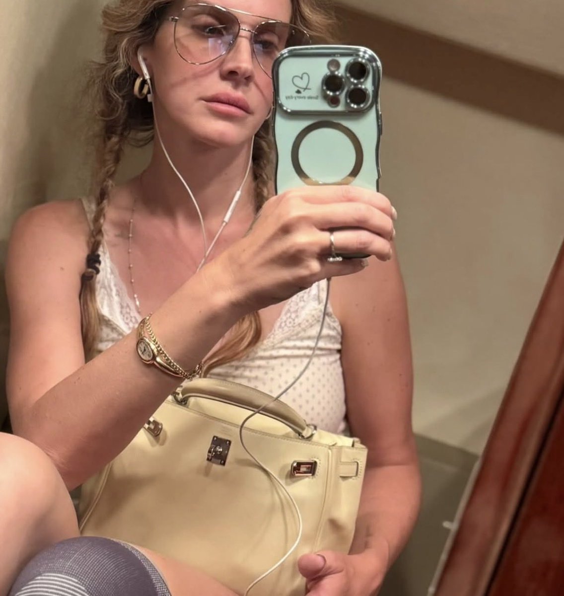 new phone and birkin bag, who dis?