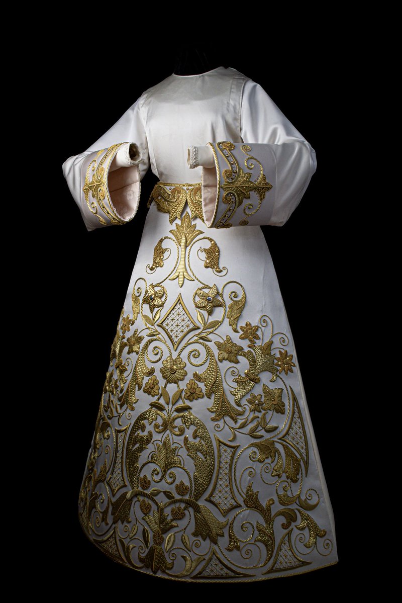 🔷 Queda presentada la nueva Saya de la Santísima Virgen Mediadora, que estrenará el próximo Miércoles Santo. 

Es una donación de N.H.D. Salvador de los Reyes Mata en memoria de su esposa Dª Mari Rueda, camarera de la Virgen.

#CofradíasMLG #Mediadora