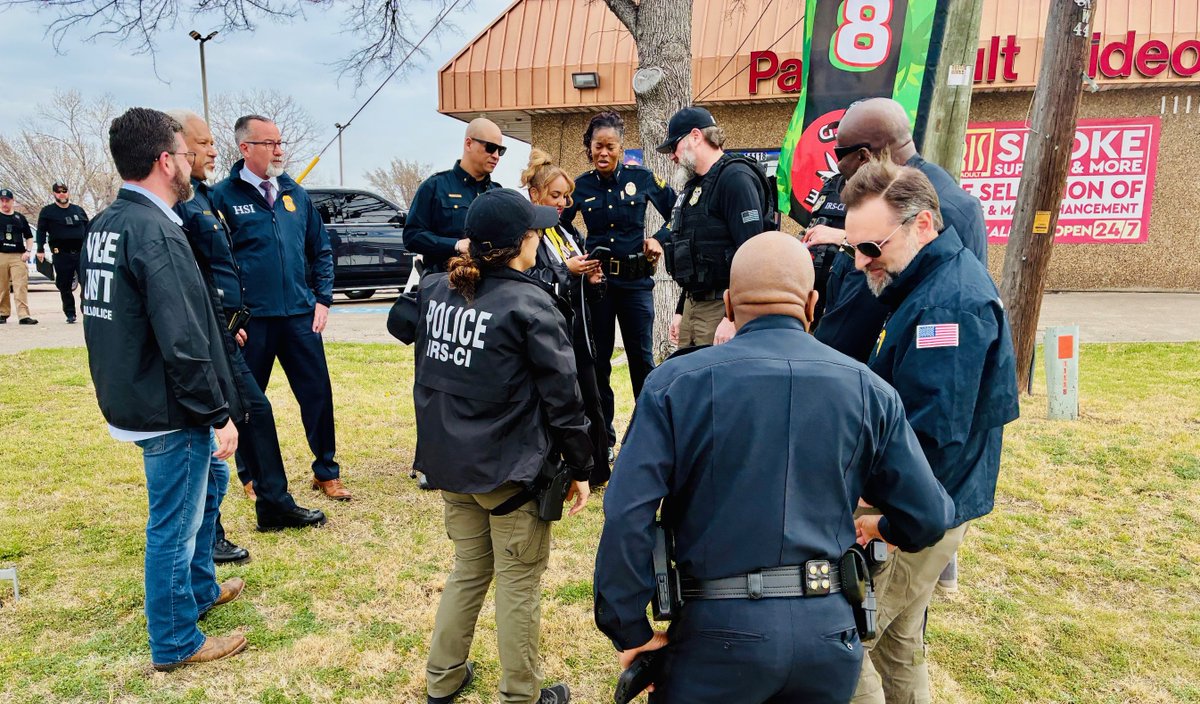 Dallas Police Dept tweet media
