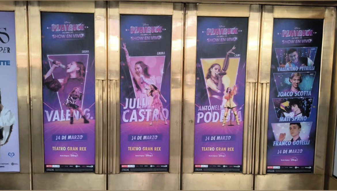 El Gran Rex ya se prepara para el 14 de Marzo! 🥹💜
¿A quien vemos ahi?
<a href="/PlaybackDisney/">Playback Disney</a> 

📸 — Puerta del Gran Rex con la foto del elenco de Playback.