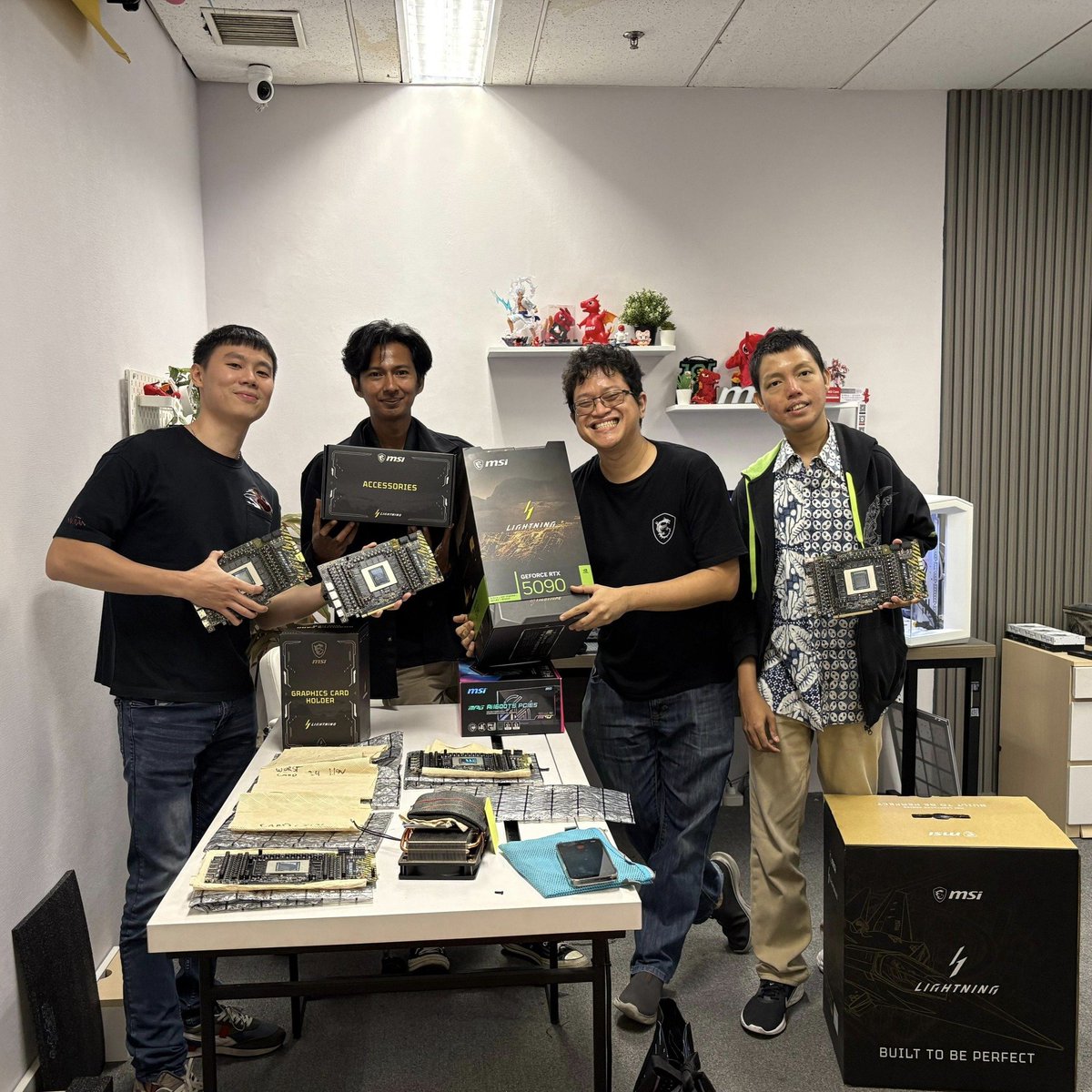 MSI Indonesia's testing session for the retail card today (number 1290 out of 1300) 
*all the other bare PCB are the OCER card, not retail unit.