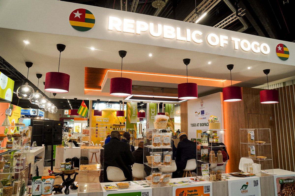 officielccitogo's tweet photo. 🇹🇬 BIOFACH 2026 : la #CCITogo aux côtés des opérateurs togolais du bio ! 🌱
Neuf entreprises ont porté les couleurs du Togo à Nuremberg, exposant soja, noix de cajou, miel et fruits séchés pour conquérir les marchés internationaux. 🌍
#AgricultureBiologique #Togo #BIOFACH2026 https://t.co/MnIXgJVZ5x