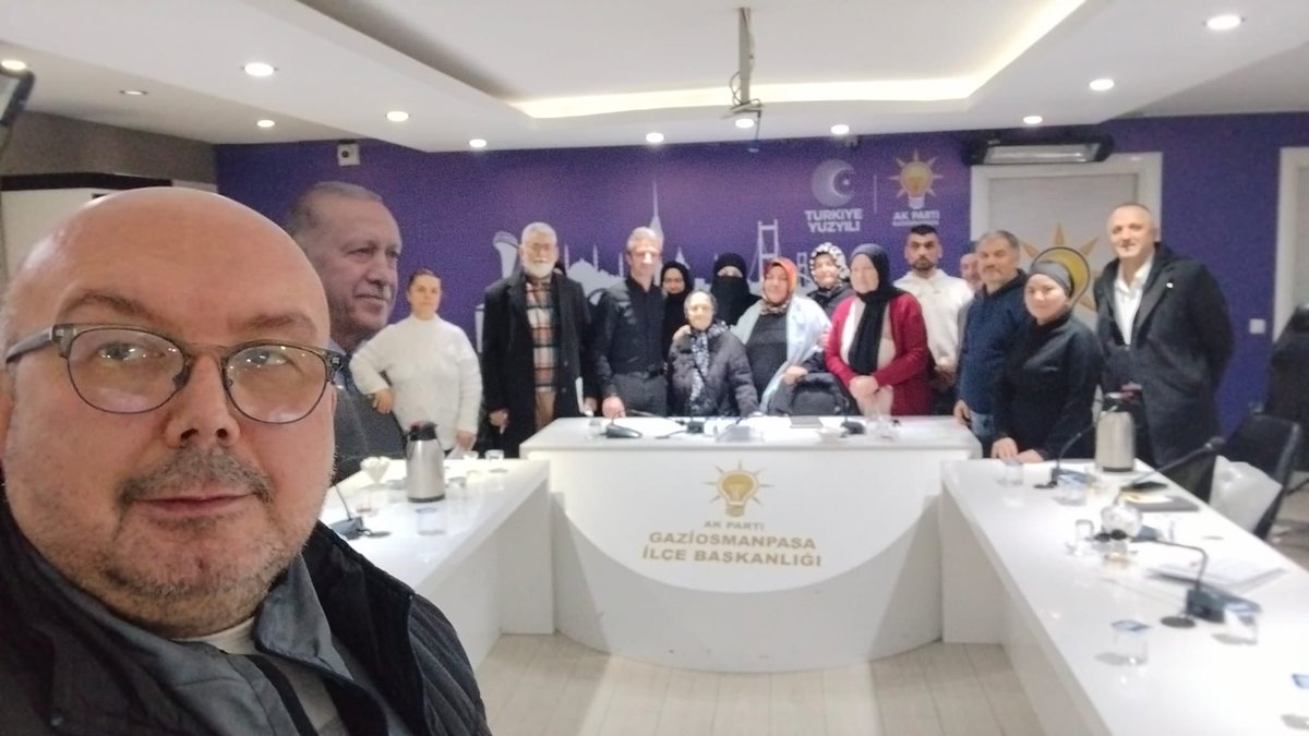 AK Parti Gaziosmanpaşa İlçe YKM Başkanımız 
Sn. Süreyya Gültekin Başkanlığında, yönetim kurulunun katılımları ile toplantımızı gerçekleştirdik. 

Hayırlara vesile olsun.

<a href="/RTErdogan/">Recep Tayyip Erdoğan</a> 
<a href="/abdullahozdemir/">Abdullah Özdemir</a> 
<a href="/aslanyus/">Yusuf Aslan</a> 
<a href="/ismailerguness/">Av. İsmail ERGÜNEŞ</a> 

📍#HerMahallesiyle 
GAZİOSMANPAŞA 🇹🇷❤️🇹🇷