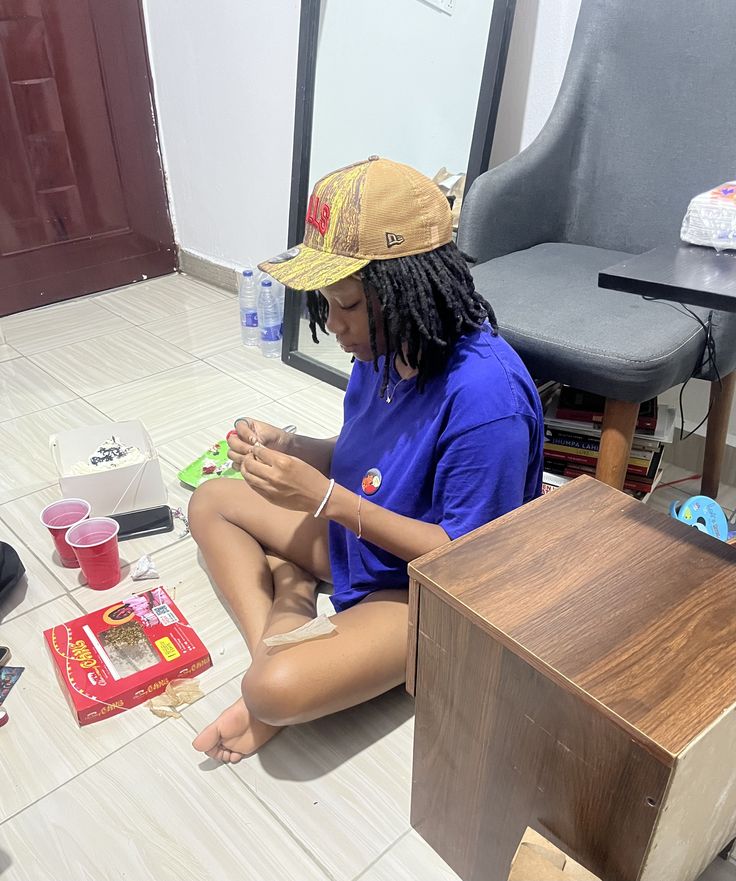 This girl left her house on Tuesday to come to my place. She says she stays with her aunt, and according to her, she told her aunt she was going for JAMB tutorials. When she got here, she said she only came to say hello, but since Tuesday, she has refused to go back home.

She’s