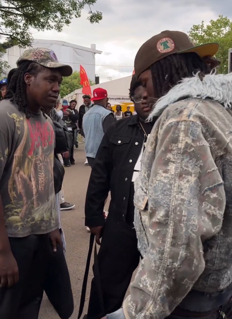 RemaStats's tweet image. Don Toliver’s “Secondhand” ft. Rema spends second consecutive week on the UK 🇬🇧 Official Singles Chart, at #58.