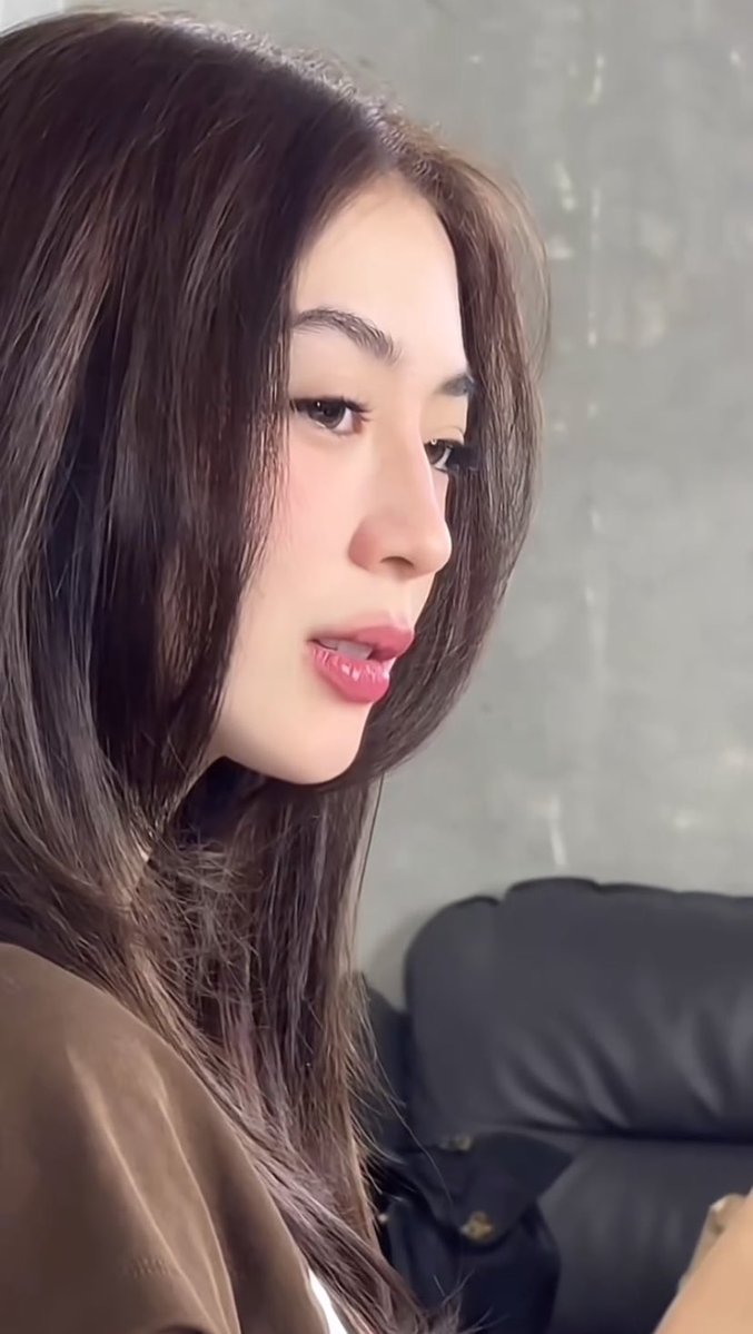 Kiiraedits's tweet image. Sh*t ang ganda niya!!! 😭

vt.tiktok.com/ZSmjnhCUU/