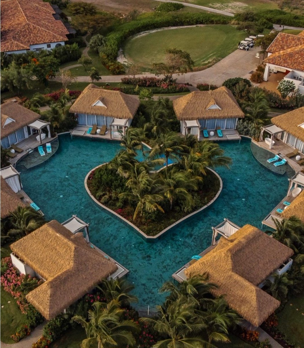 Jen Sandals-Fanatic tweet media