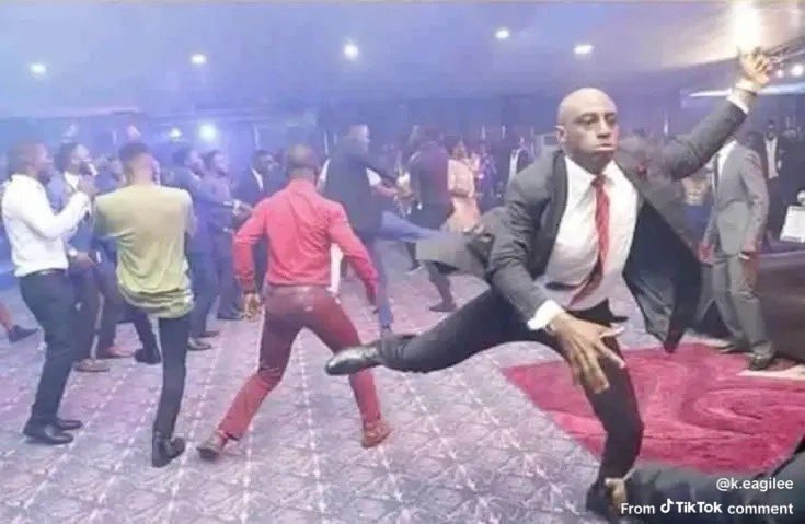 tumeloditle's tweet photo. 90+2min

Sundowns 1:1 Mc Alger 

Matthews misses a sitter. https://t.co/VmoLQSWrhT