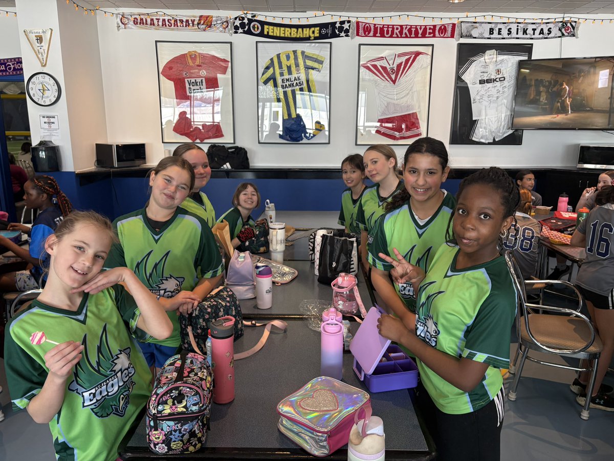 Melissa Boyer tweet media