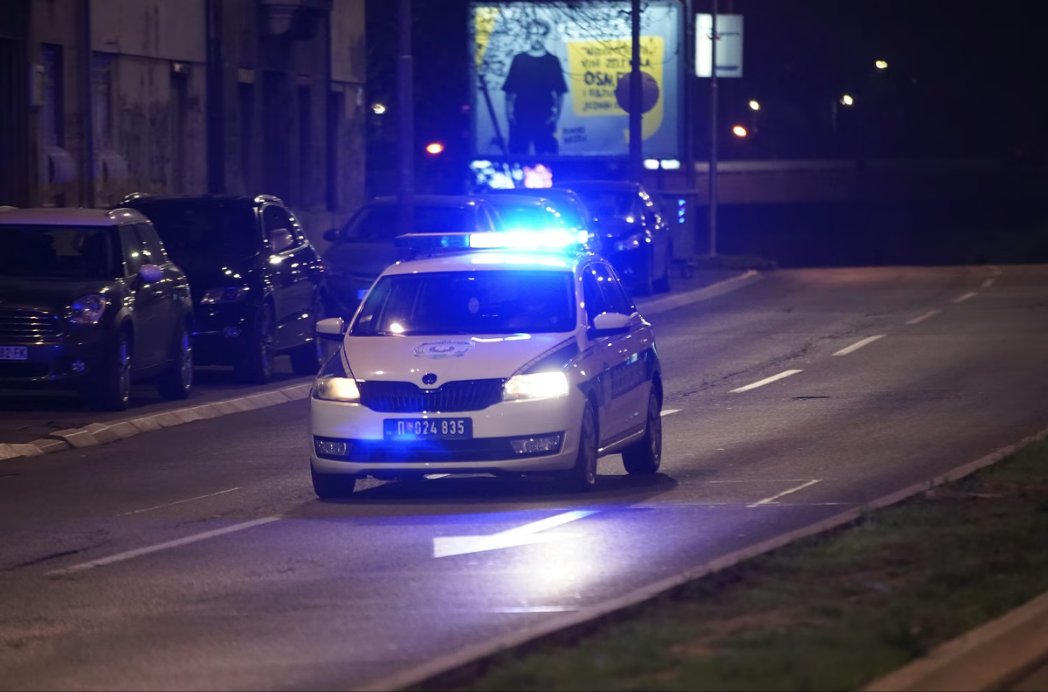 Dejana_Micic's tweet image. U Pančevu zaplenjeno više od kilogram droge pronađen i kokain u autu marke „Alfa Romeo“ sns mafijaša  
zaplenjeno je:
500 grama marihuane
500 grama amfetamina 
200 grama kokaina