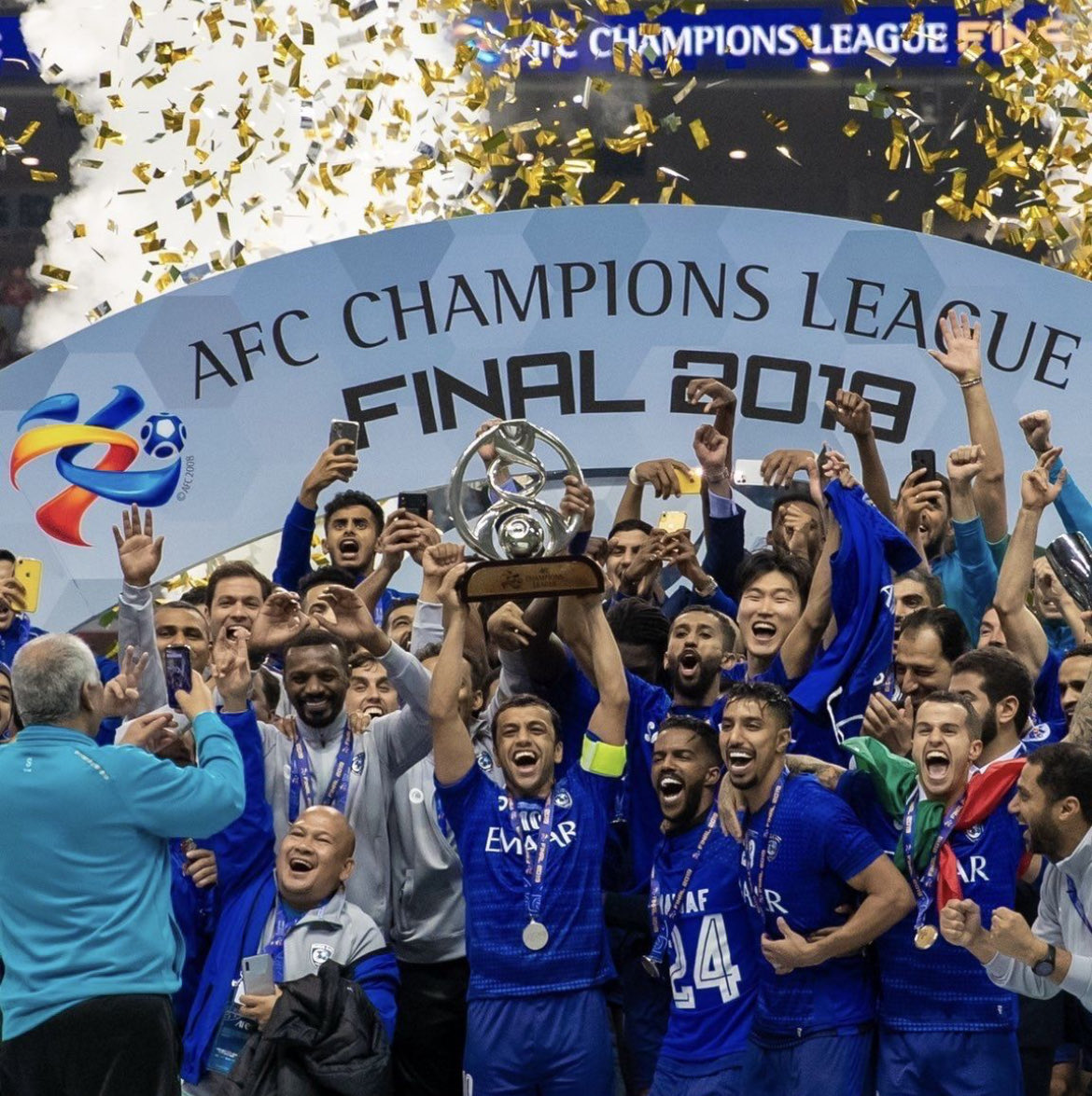 قل للحمير وان طالت معالفها 
لن تسبق الخيل في ركض الميادين