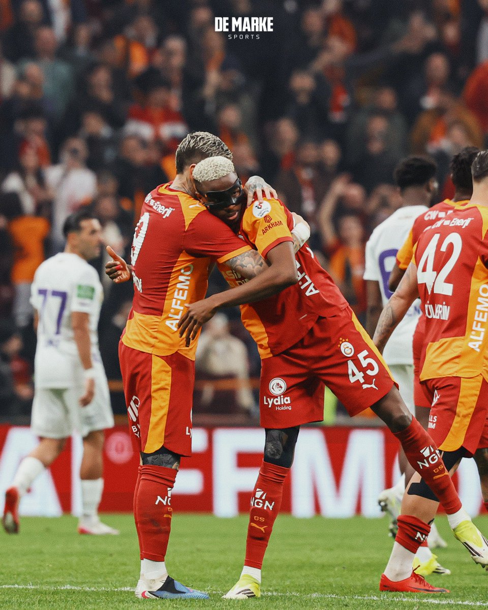 Icardi x Osimhen.

İki büyük golcü.