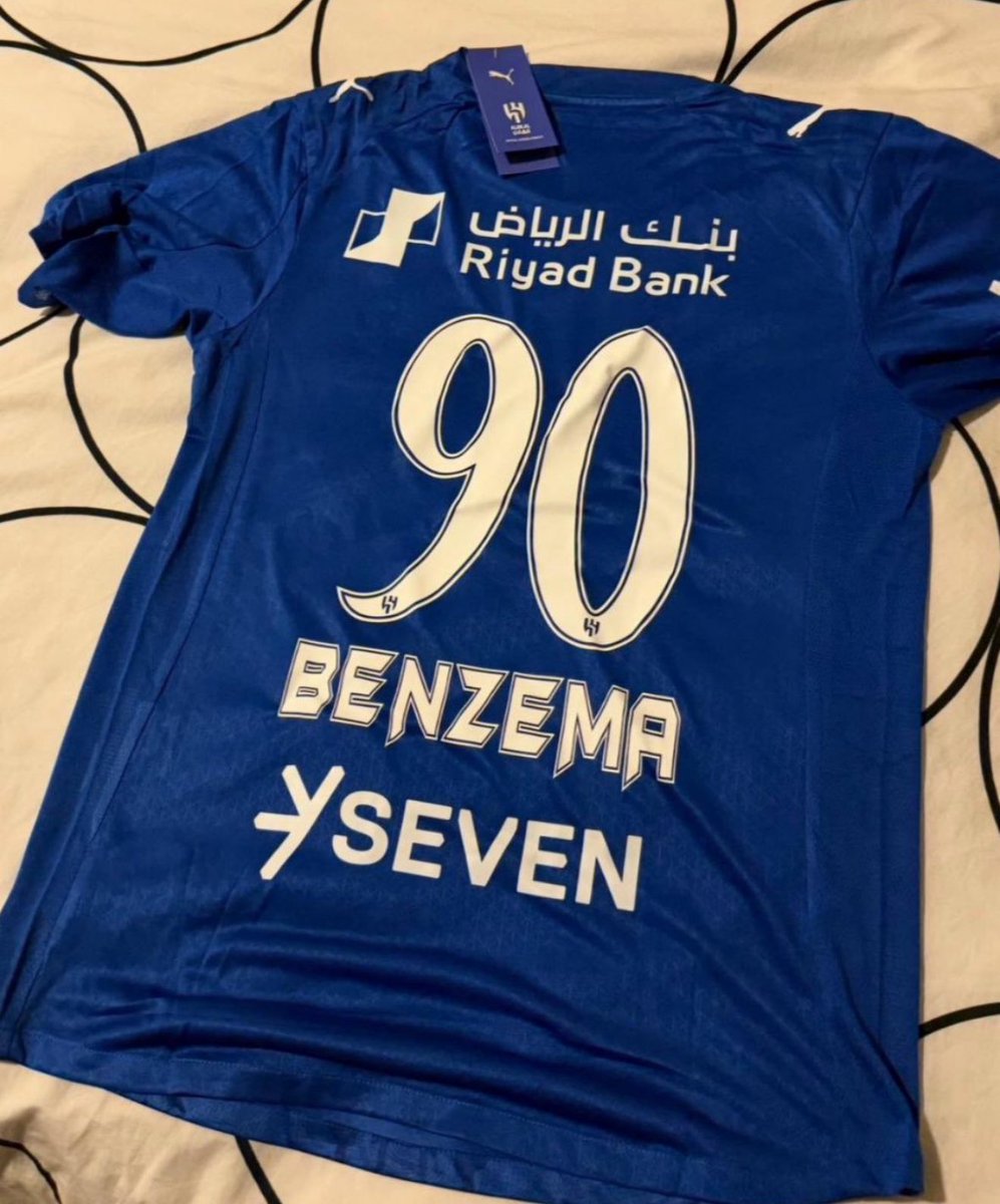 بمناسبه فوز الهلال سحب على تيشيرت كريم بنزيما

الشروط

-متابعة <a href="/57bx_/">Zaid</a> 
-رتويت لتغريده
-السحب من الرتويت