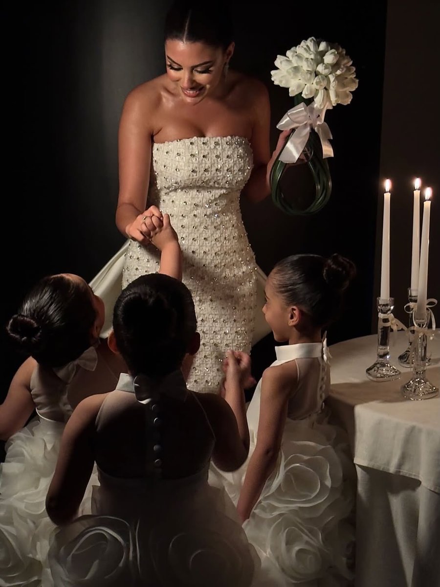 Classy Weddings tweet media