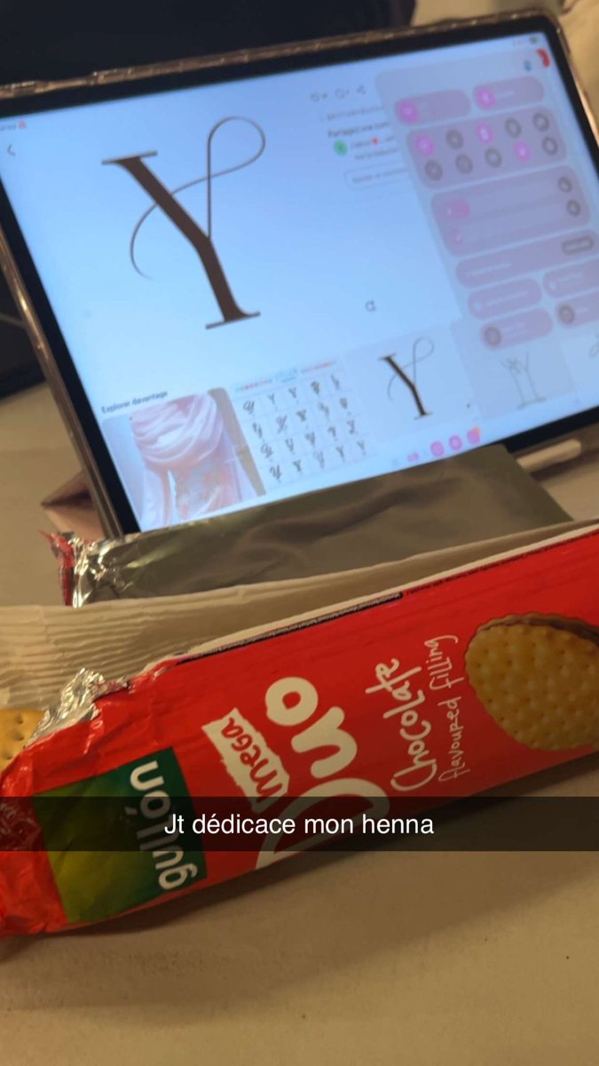 rifiharag's tweet photo. Ayez une meuf comme ça https://t.co/Xdd5YzNcKb