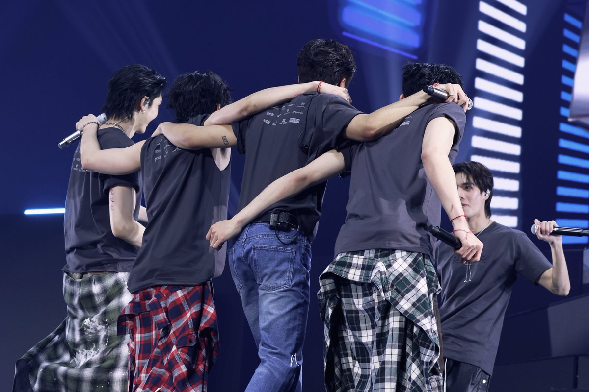 🥺🥺🫶🏻

JASPER KINDLED FIRSTRISE 

#RISERCONCERTD1
#ppnaravit #จุงอาเชน #aou_tnbknr #santapp #PerthTanapon