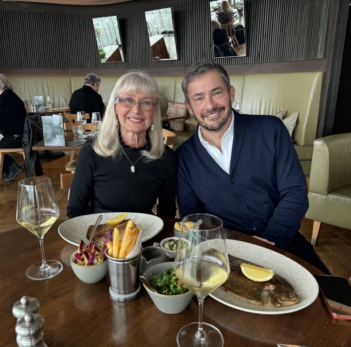 Jan_Leeming's tweet photo. Last year @gilescoren tweeted he’d been refused membership of Garrick Club. Cheekily tweeted I’d take him to @TheRAFClub. We’ve corresponded he took me to lunch at Rocksalt, Folkestone. Great company, witty &amp; fun. Been a fan for years of column in Saturday Times💝 https://t.co/b8OcfkgH7j