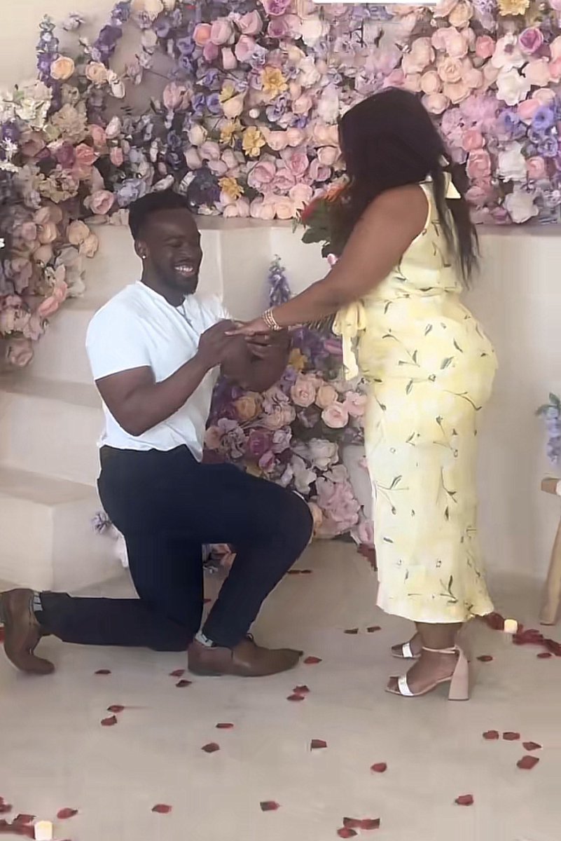 Canadian based 🇬🇭 Ghanaian man, Eddie, has gone viral after marrying his Sri Lankan partner, Sangeetha, in a beautiful multicultural ceremony.

The couple first celebrated in traditional Ghanaian kente, proudly representing Eddie’s roots. They later embraced Sri Lankan tradition,