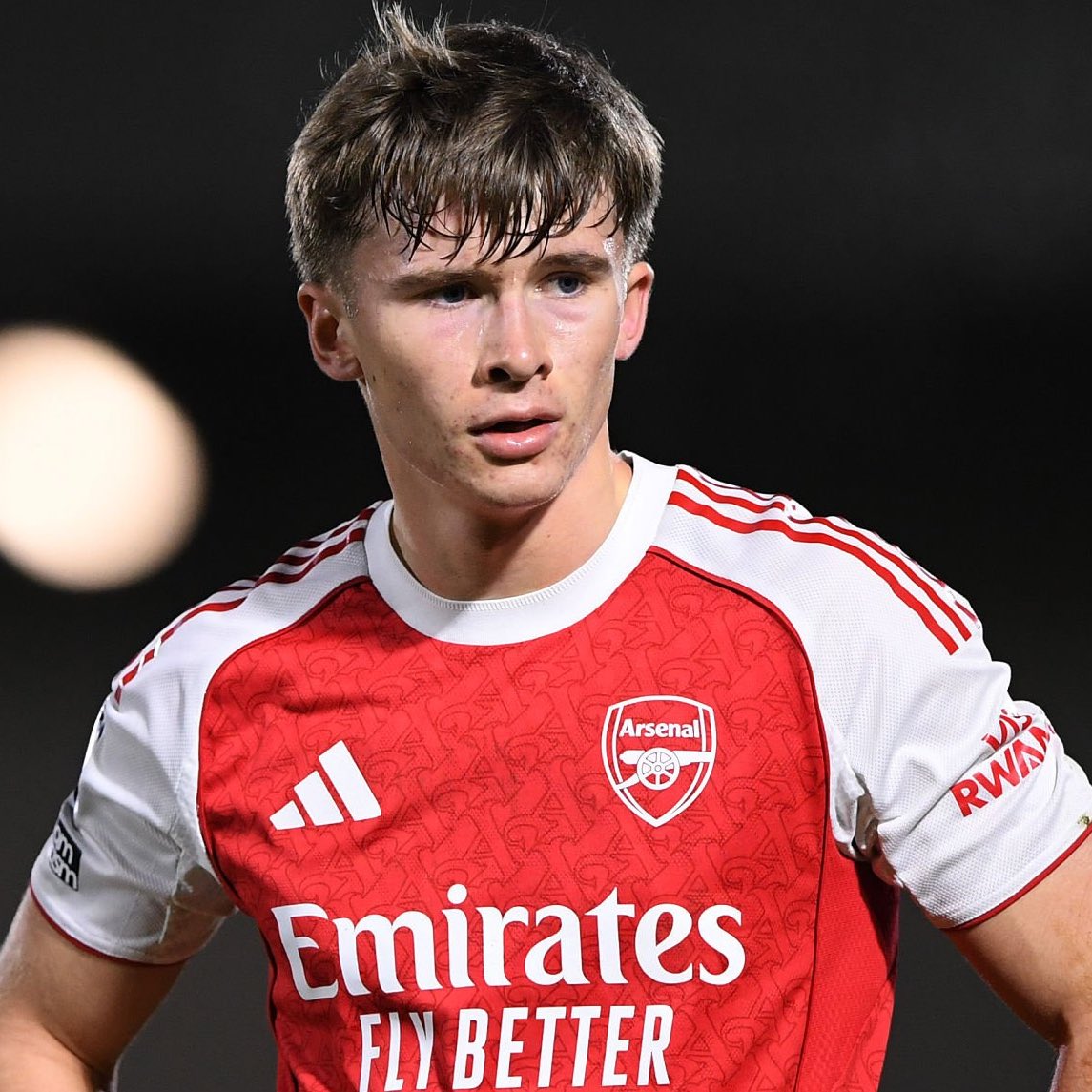 🚨 Evan Mooney (18) trained with the first-team this week, after joining Arsenal on Deadline Day from St Mirren. The striker was called up by Mikel Arteta, having been signed as part of the under-21s. ✅🏴󠁧󠁢󠁥󠁮󠁧󠁿 [<a href="/sr_collings/">Simon Collings</a>]