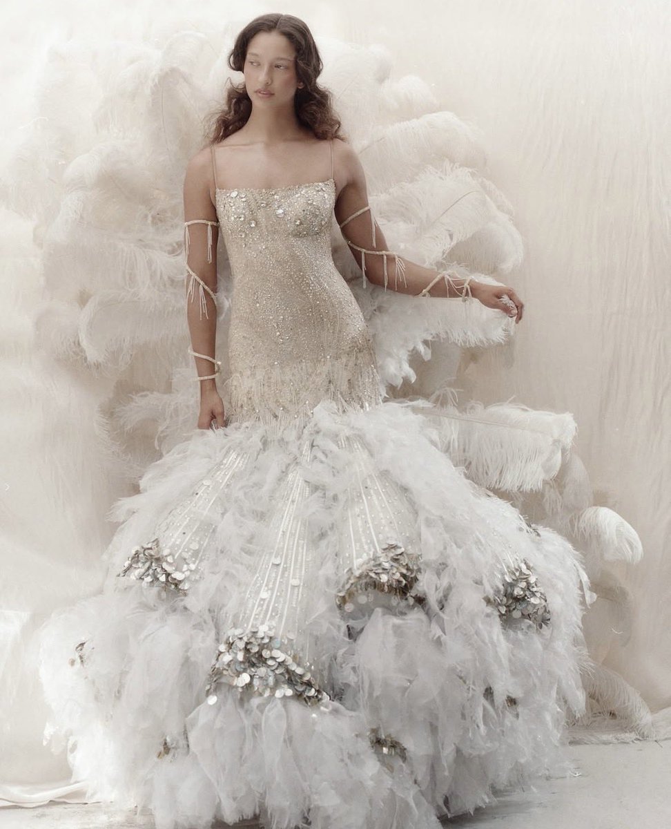 WonderMafe's tweet image. estoy enamorada de este momento de la historia en donde la industria de la moda reconoce por fin la importancia de nuestro legado cultural 🥹🤍 lo que sucede en el Carnaval de Barranquilla también hace parte de la historia de la moda colombiana y necesitamos reconocerlo más 🧚🏻‍♀️