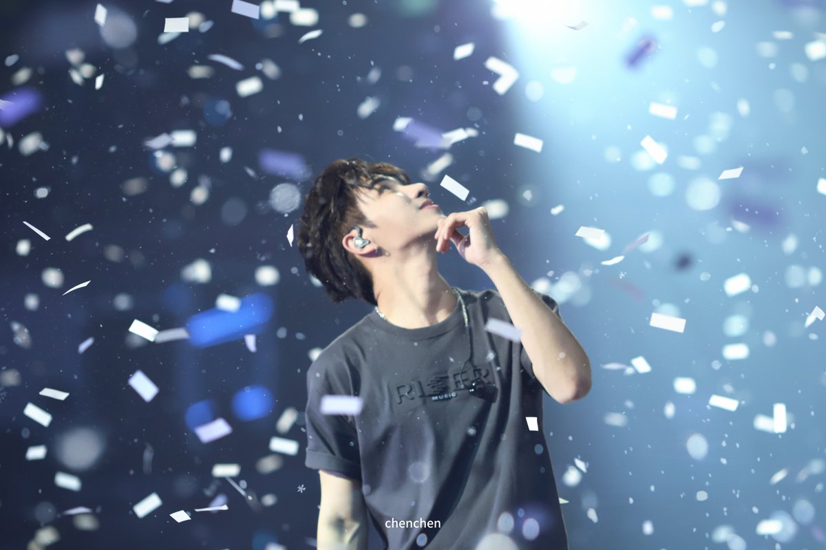 CHENCHENPPE's tweet image. What are you looking at?😄

PERTH UNROCK FIRSTRISE

@perthppe
#KDPPE
 #PerthTanapon
#RISERCONCERTD1