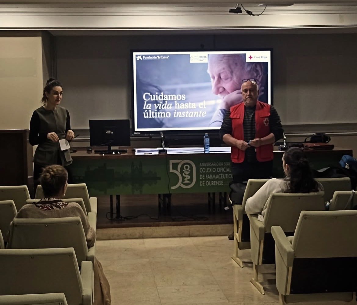 Informando del programa de la Fundación La Caixa al Colegio Oficial de Farmacéuticos por parte del equipo de Cruz Roja Ourense con la colaboración del SERGAS. 

#FinaldeVida #FundaciónlaCaixa #Enfermedadesavanzadas  #CuidadosPaliativos
#ComisionNoroeste