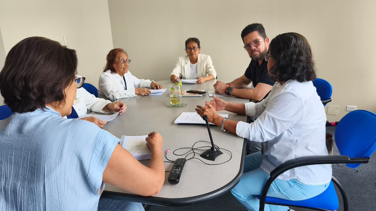 El Comité de Usuarios de Servicios Públicos del Hospital de Los Ceibos entregó su informe anual, detallando las acciones de vigilancia y gestión realizadas en beneficio de la comunidad. 
Compromiso ciudadano por mejores servicios de salud.
<a href="/AndresFantoniB/">ANDRÉS FANTONI</a>
#ConsejoEnTerritorio