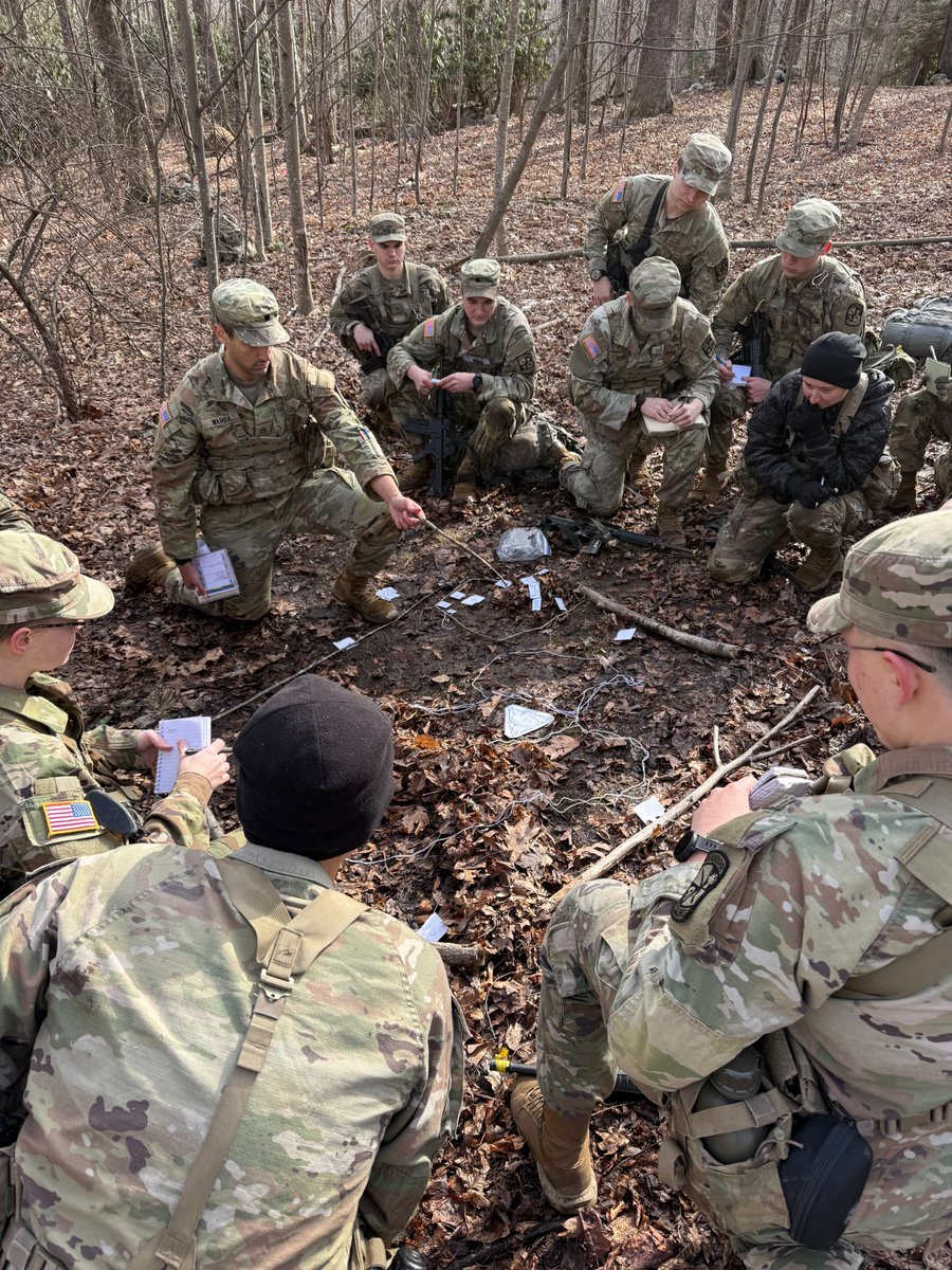 AppRotc's tweet photo. Ruck and a Lab. App State ROTC Feb12- Training on the Mountain. https://t.co/XQt8ifNWle