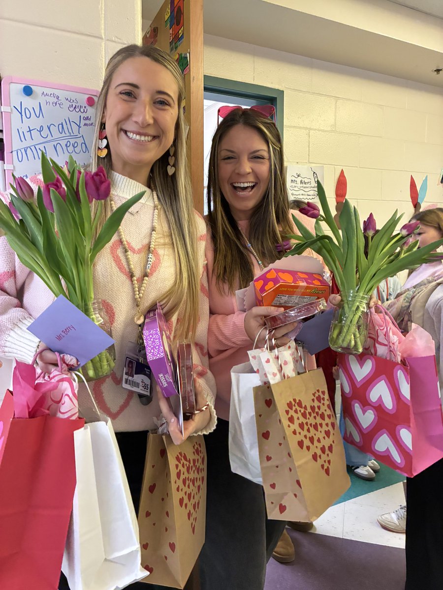 Ms. Dancisin tweet media