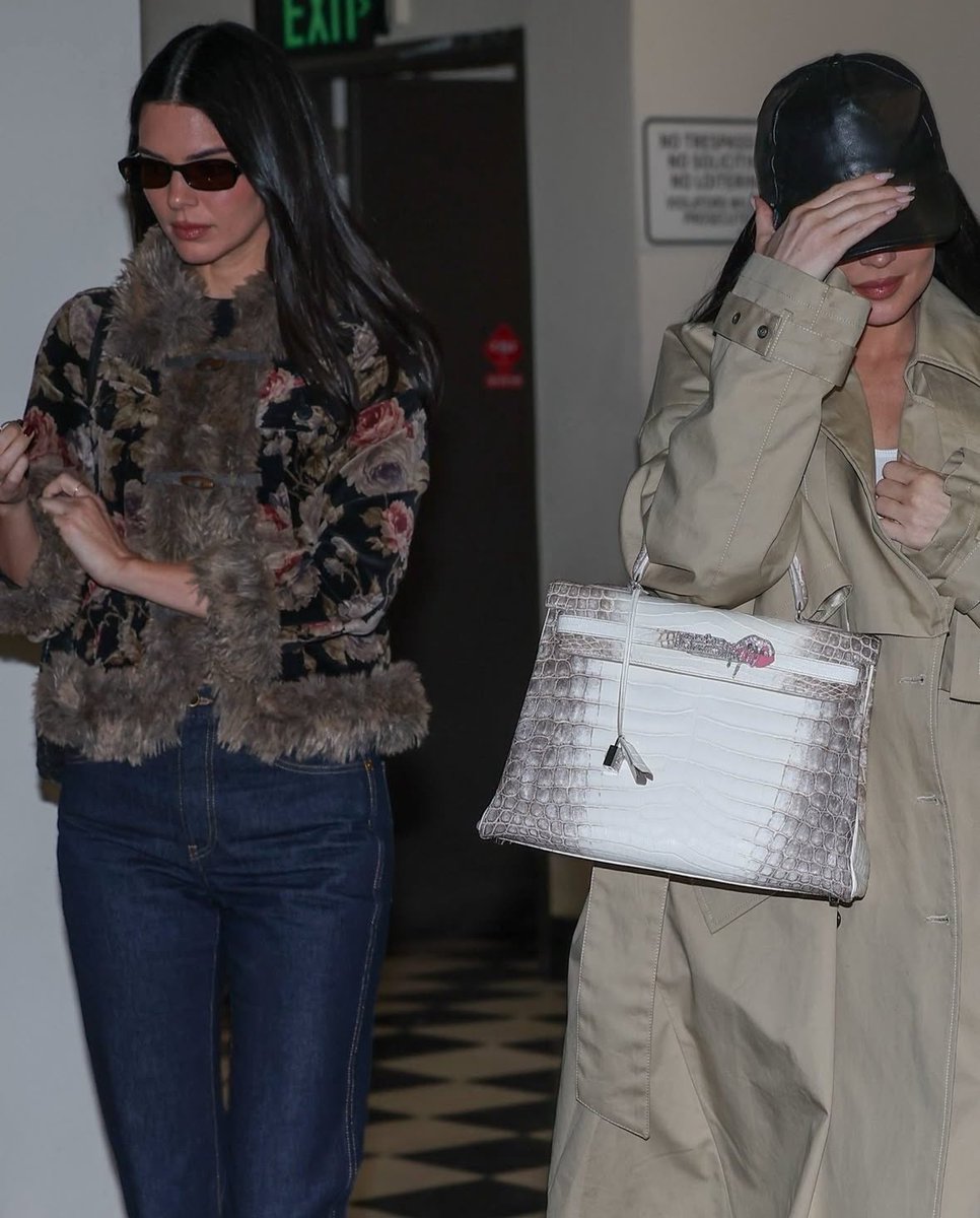 JAMESCARL tweet media