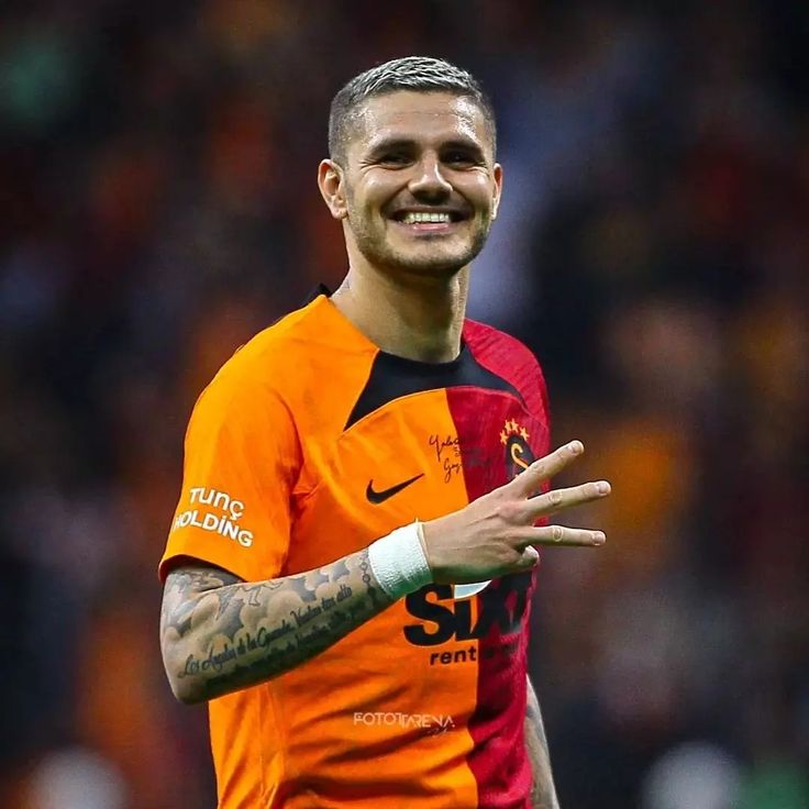 MAÇTA ŞUNDAN VAR AQ..