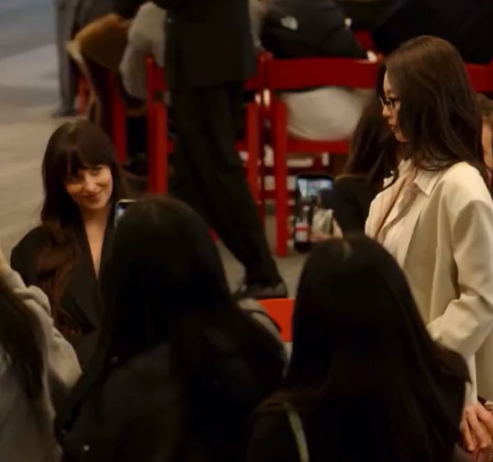 me                                              girls with        
                                                      glasses