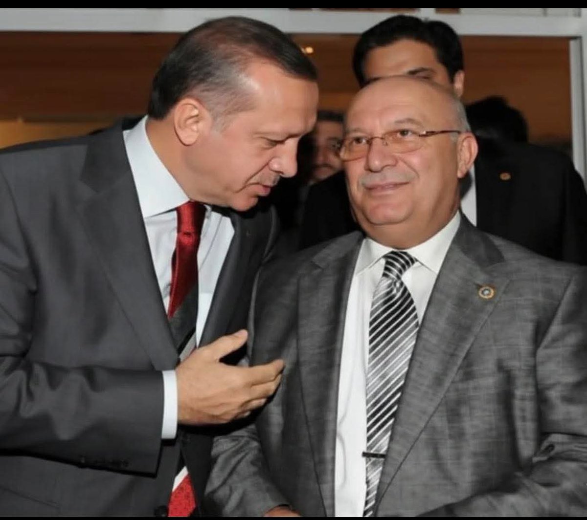 Bu dünyadan bir SULTAN geçti
Hasretle minnetle özlemle 
#EyyüpCenapGÜLPINAR <a href="/ali_malkoc63/">Ali MALKOÇ</a> <a href="/KutlucaSait/">Sait Kutluca</a> <a href="/sanliurfabld/">Şanlıurfa Büyükşehir 🇹🇷</a> <a href="/suskigm/">ŞUSKİ GM 🇹🇷</a> <a href="/Eyyuppeksatan/">Eyyup ipeksatan 🇹🇷🇹🇷 🇹🇷 🇹🇷</a> <a href="/saitkayya/">Sait KAYA</a> <a href="/omerkarakan5/">Ömer Karakan</a> <a href="/kosarnecmetin63/">Necmettin KOŞAR</a> <a href="/nedimatilla/">Nedim Atilla</a> <a href="/RTErdogan/">Recep Tayyip Erdoğan</a> @