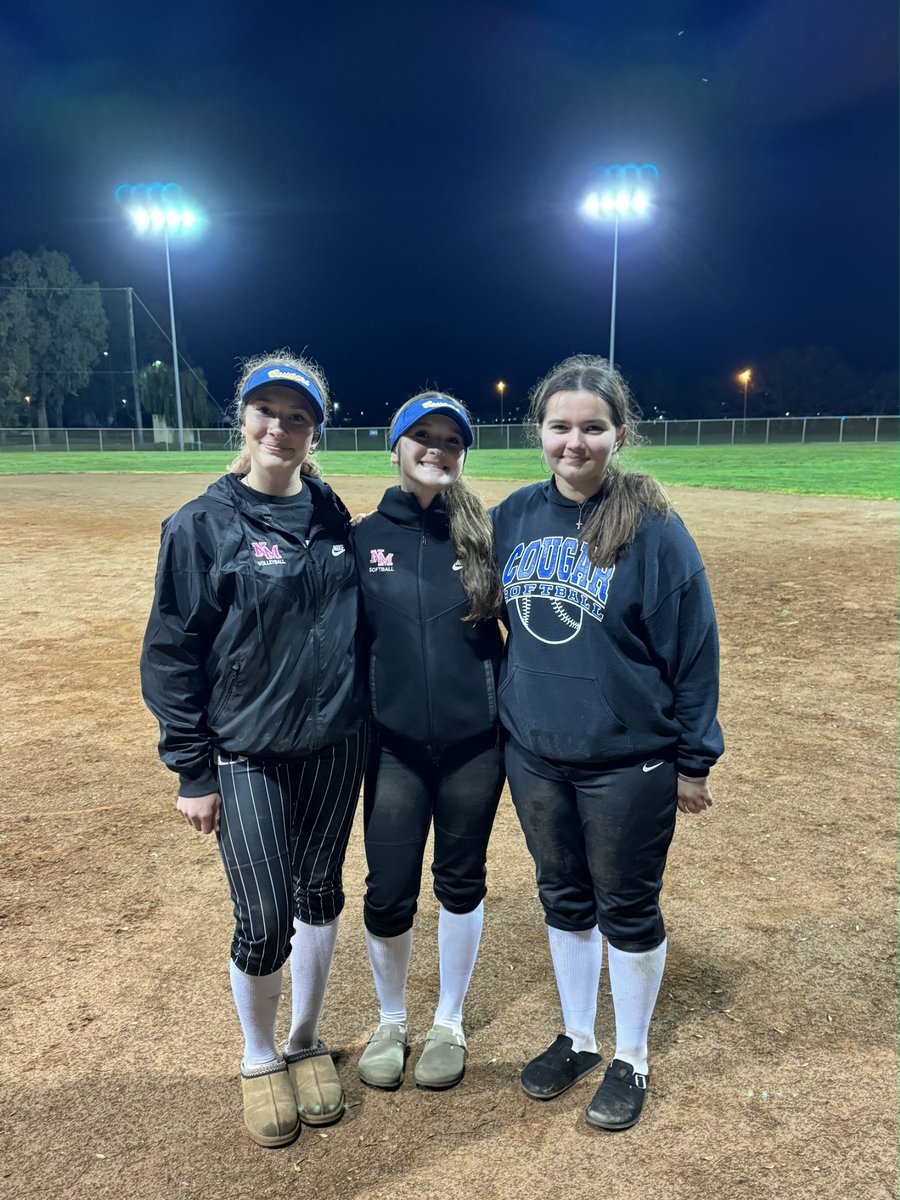 caitlynrose2028's tweet photo. First practice done ✅
Excited to enter another season with Newark Girls Softball League as a Junior Coach. It will be fun coaching with with these girls.
#softball #classof2028 #volunteering #ngsl https://t.co/8BIDrSvn3O
