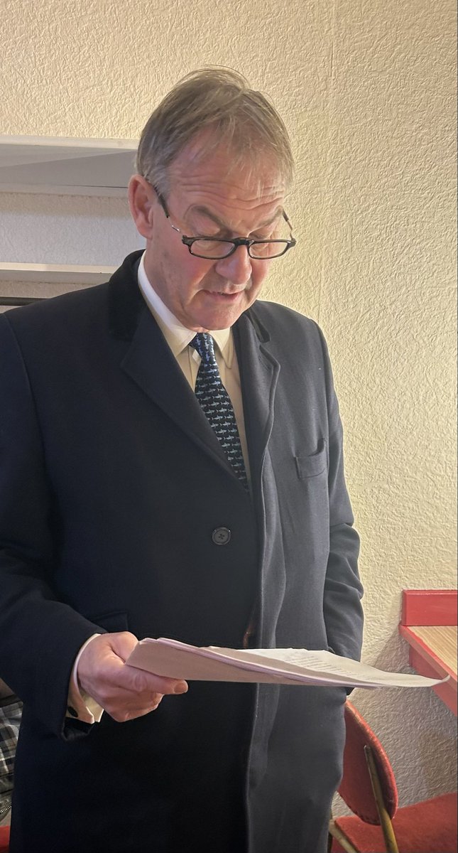 RupertLowe10's tweet image. A big night ahead.