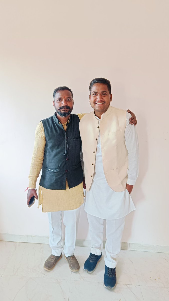 अखिल भारतीय वनवासी कल्याण आश्रम दुर्ग जिला संगठन मंत्री मेरे मार्गदर्शक अग्रज आदरणीय देवेन्द्र पनिका जी भाईसाब को जन्मदिन की अनंत शुभकामनाएं।

आप खुश रहो, मुस्कराते रहो।
💐🚩
माता बिरासिनी की कृपा सदैव बनी रहे।
<a href="/Devendrapanika1/">देवेंद्र पनिका</a> <a href="/ChetasSukhadia/">Chetas Sukhadia</a> <a href="/PrafullaAkant/">Prafulla Akant</a>