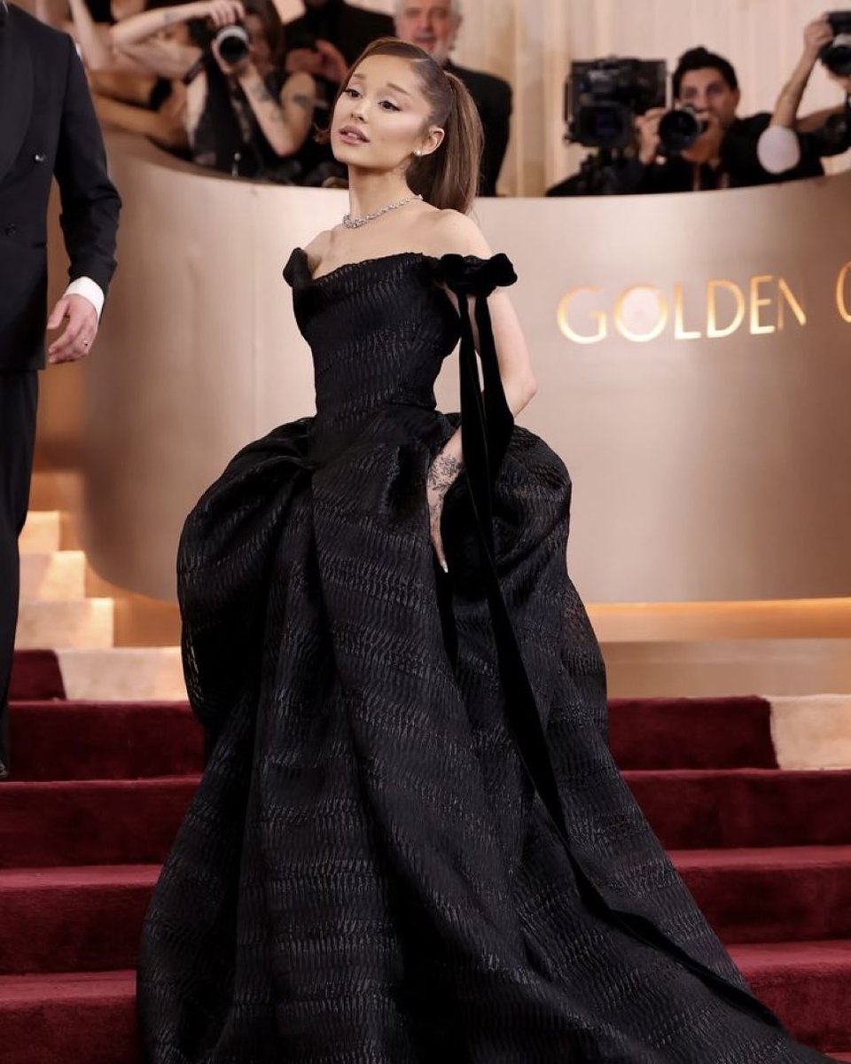 showgirllite's tweet image. i
   really
     really
       really
         really
         really
        really
      really
    really
  really
 really
  really
   really
    really
     really
       really
         really
         really
        really
      really
    really
love ariana grande