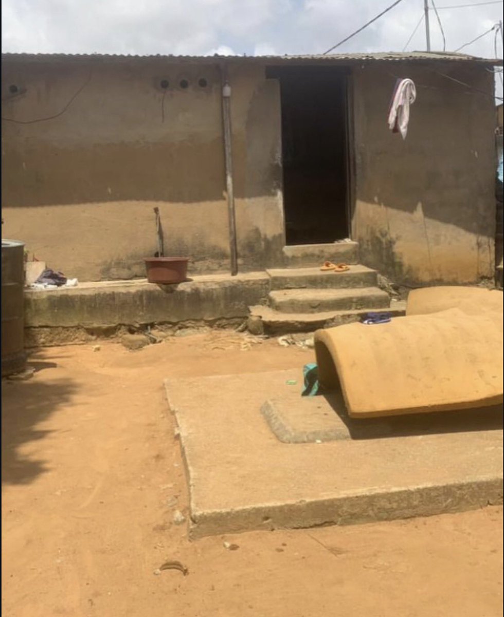 He surprised her mom with a brand new mansion 🎉 

As a young boy seeing this post and also struGGling to recreate this for their parents I pray this year God will do it ❤️