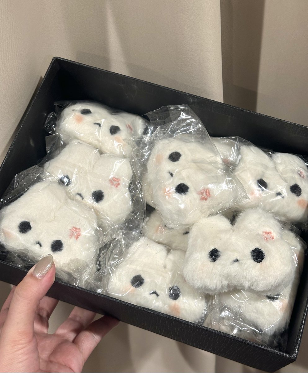 giveaway ♡‧₊˚ 

♡ TEN sticker set 100ea
♡ fluffy dy ᓀ‸ᓂ keyring 20ea

other acrylic keyrings :
♡ JAEMIN 10 ea
♡ MARKMIN 20 ea
♡ HAECHAN 20 ea
♡ TEN 10 ea
♡ DY 10 ea 

📍Rajamangala Stadium
📅 14/2/26 
⏱️ TBA 

 #SMTOWNLIVE2025_26_BANGKOK