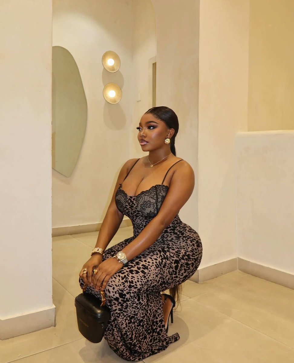 FashionNova tweet media