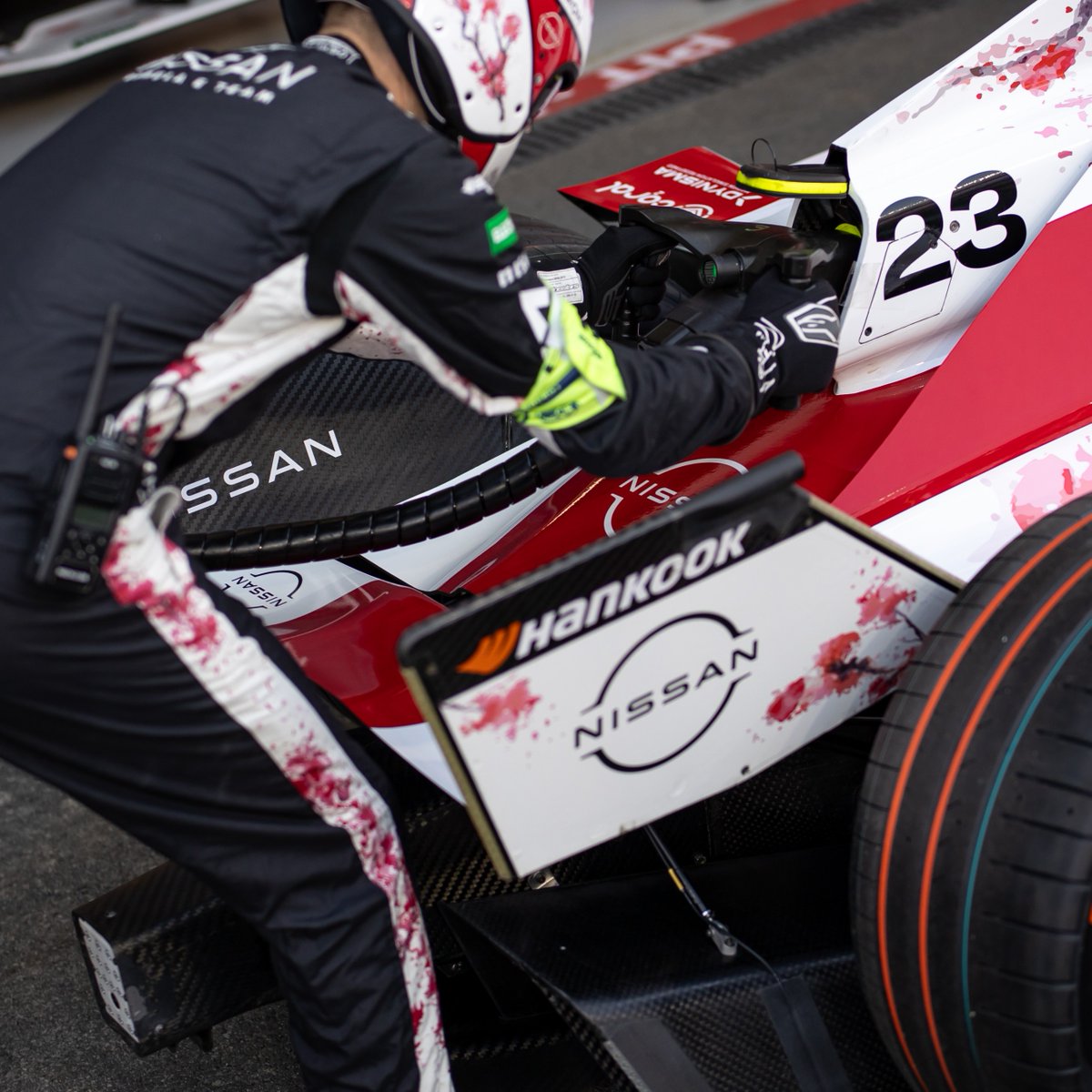 ShellMotorsportTeam tweet media