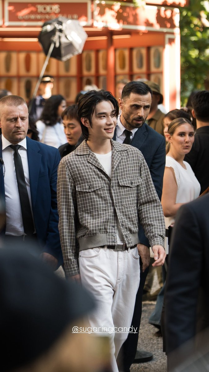 jungwoo (@kjwhive) on Twitter photo 