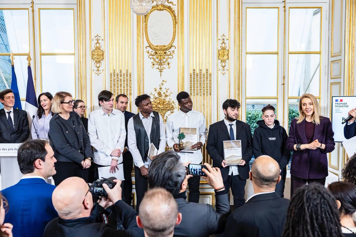 Sibyle Veil tweet media