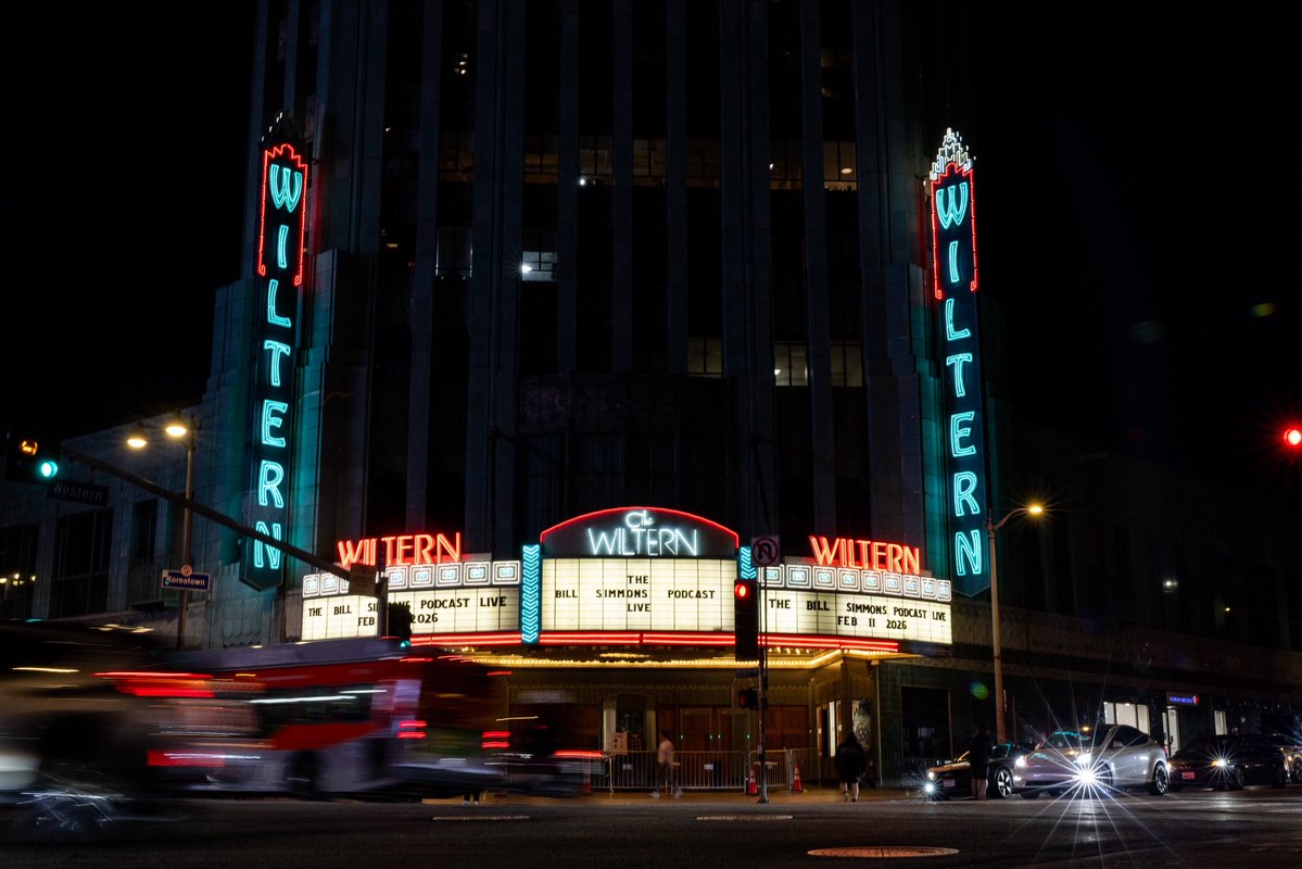 ringer's tweet image. Thank you to everyone who came out to The @BillSimmons Podcast LIVE at the Wiltern for a night celebrating hoops and ‘Heat.’

Presented by @MichelobULTRA #ULTRACourtside LDA 21 and over. Drink responsibly.