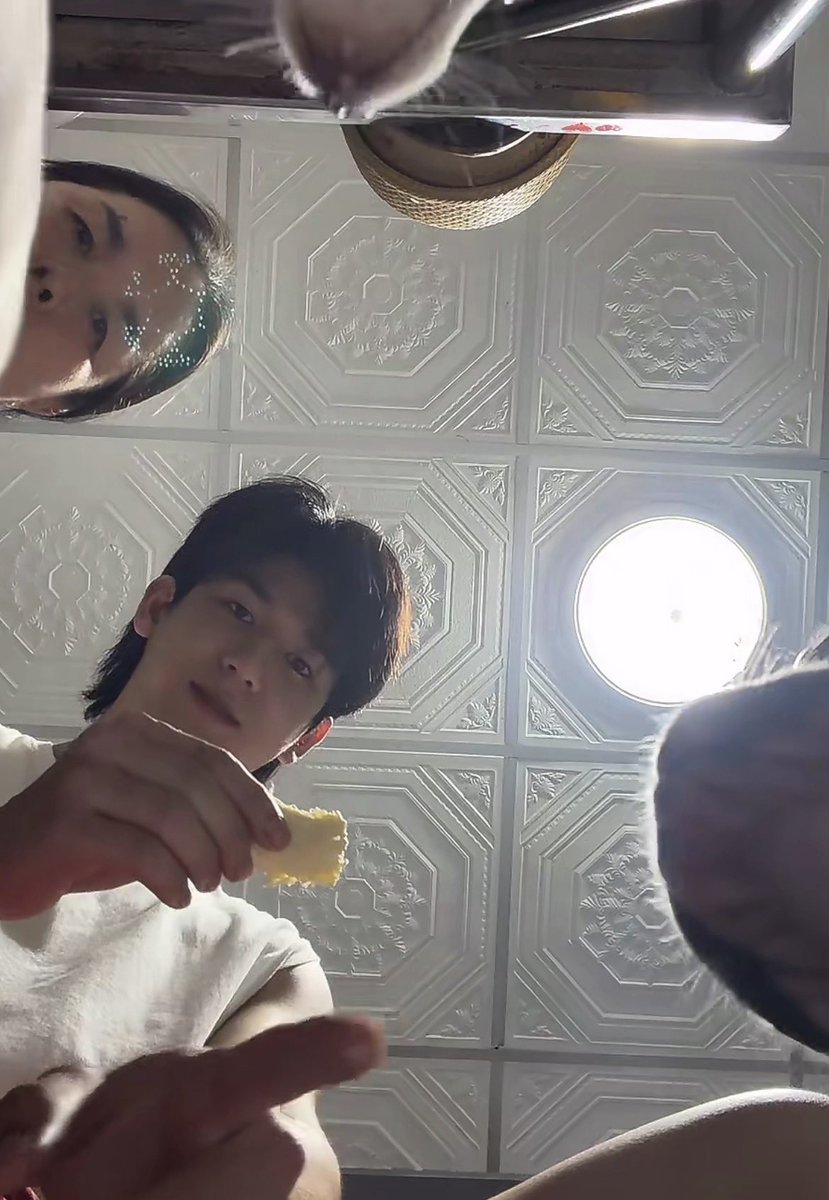 มุมการมองนรกยังเป็นมุมเด่นของมอสในช่วงนี้ #moslhong