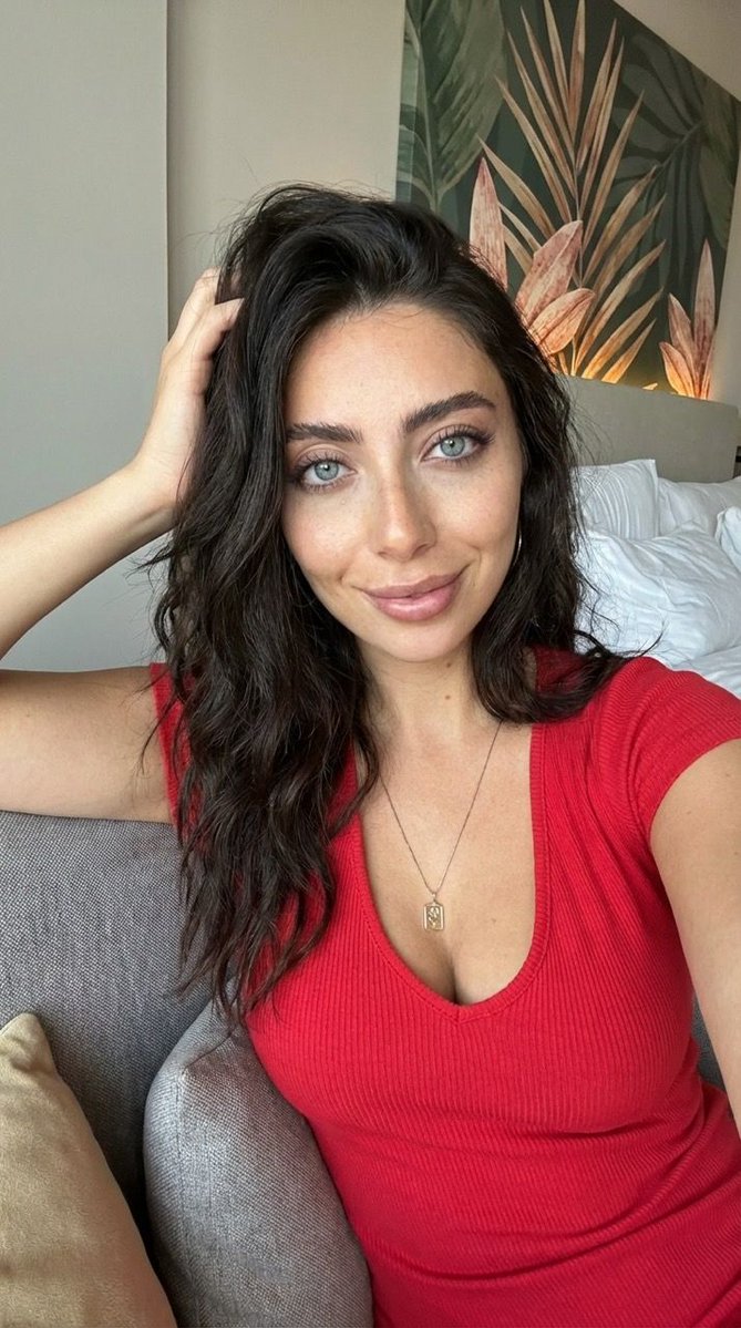 DaltonQues57504's tweet image. i just realized i talk to my pets like they understand gossip